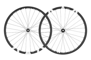 FastForward Outlaw AM 27.5" vorn 15x110 Boost & hinten XD Freilauf 12x142 Centerlock + 6-Loch