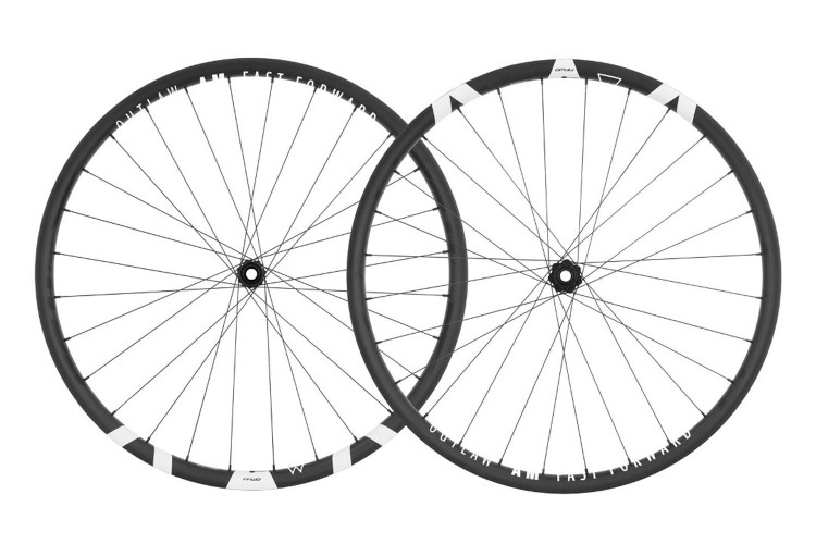 FastForward Outlaw AM 27.5" vorn 15x110 Boost & hinten XD Freilauf 12x142 Centerlock + 6-Loch