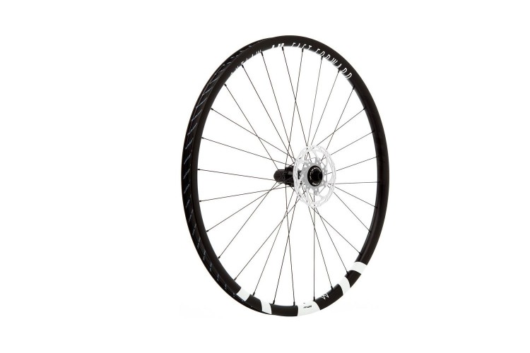 FastForward Outlaw AM 27.5" vorn 15x110 Boost & hinten XD Freilauf 12x142 Centerlock + 6-Loch